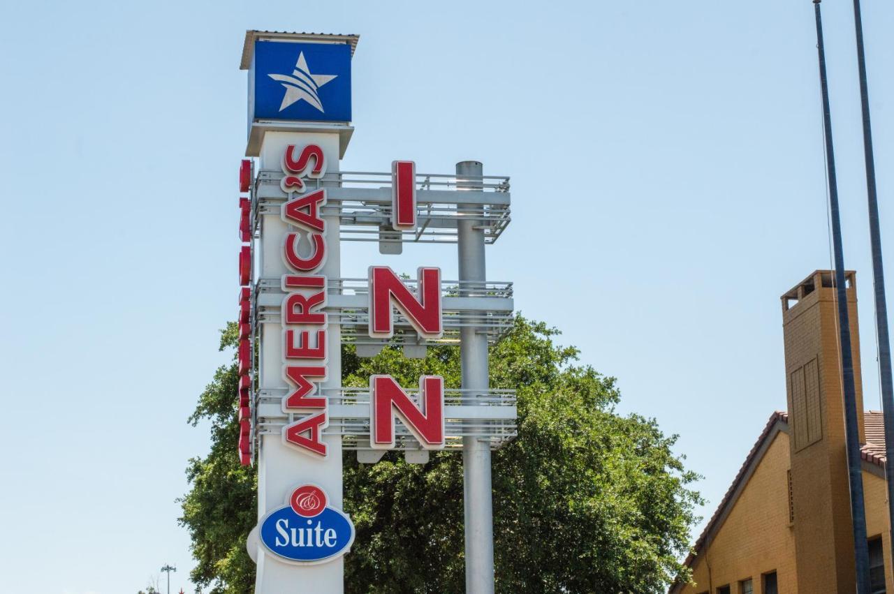 America'S Inn Houston/Stafford /Sugarland Exterior photo